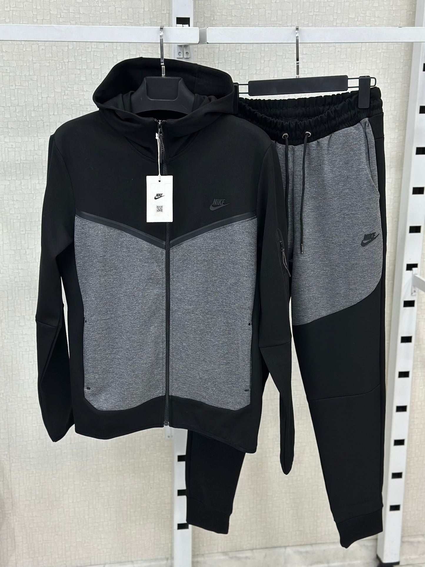 NIKE Tech Tracksuit